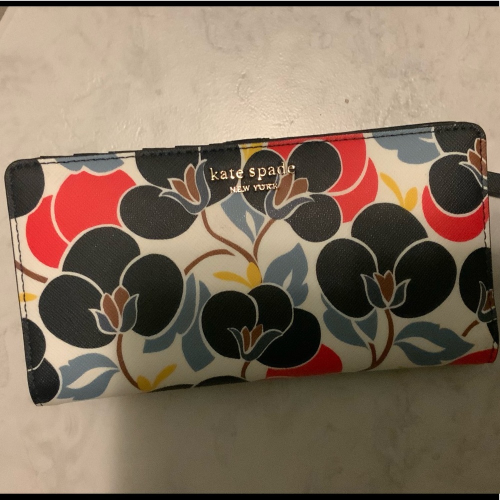 NWOT Kate Spade Cameron Breezy Floral Wallet